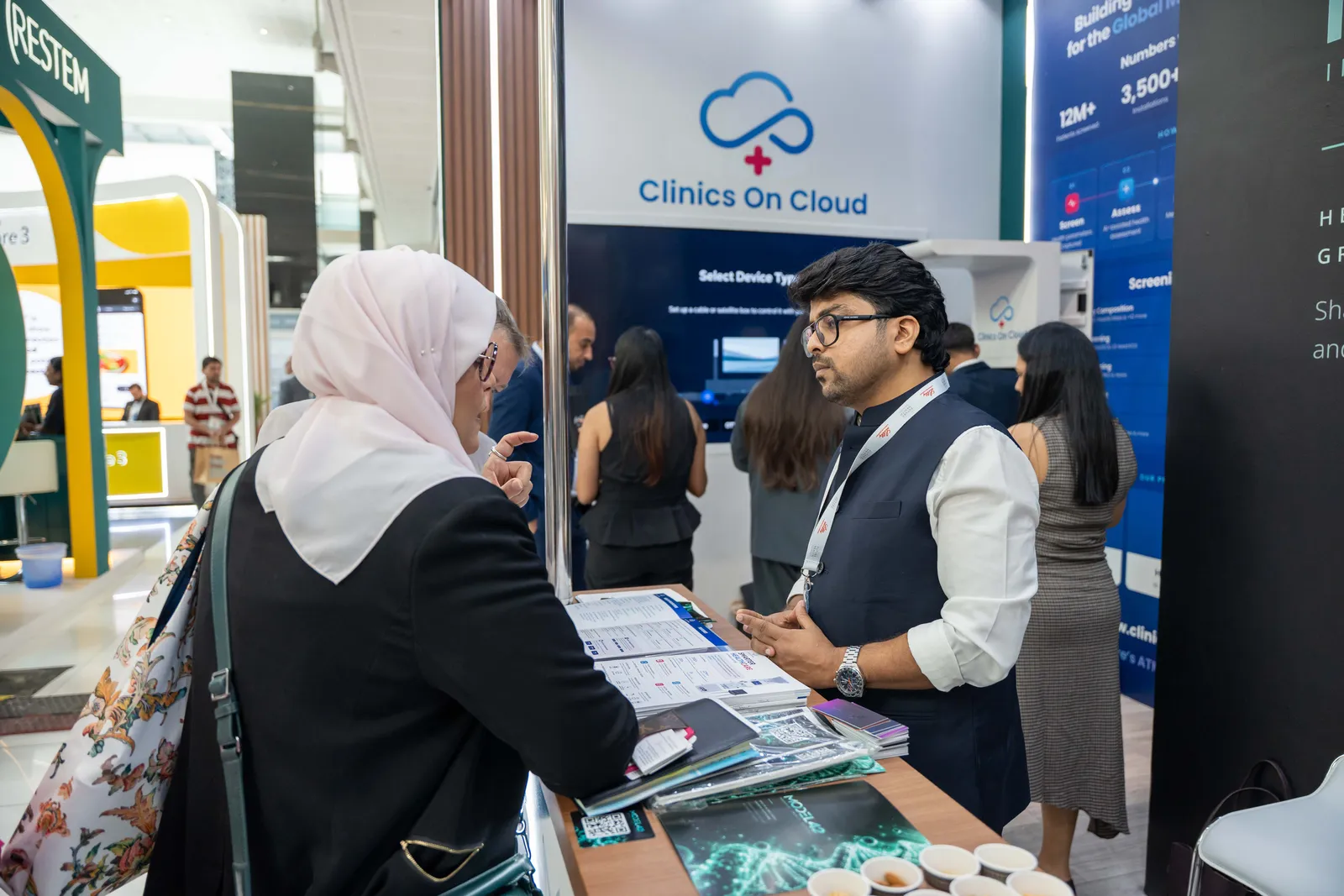 Conversations at the Clinics On Cloud stand