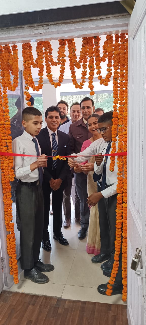 Ribbon-cutting inauguration of a health lounge under Clinics On Cloud's school and college presence programme